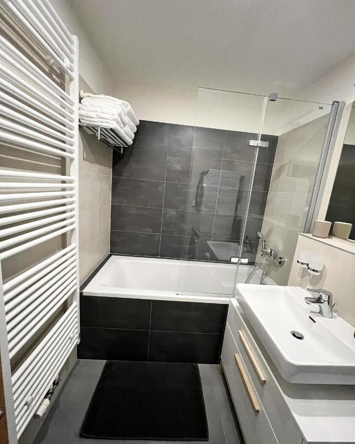 U Jelena Harrachov - Rodinny Apartman U Lesa S Garazi 外观 照片